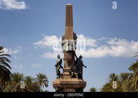 Nahaufnahme des Rius und Taulet Denkmals im Ciutadella Park in Barcelona. Es ist ein sonniger Sommertag. Stockfoto