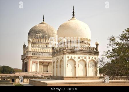 Das Grab von Sultan Quli Qutb Mulk wurde 1543 erbaut. Foto Von Seven Tombs Stock Stockfoto