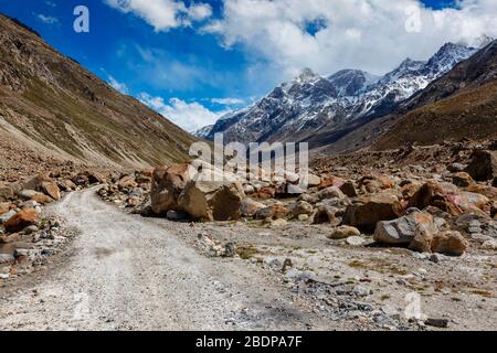 Feldweg im Himalaya Stockfoto