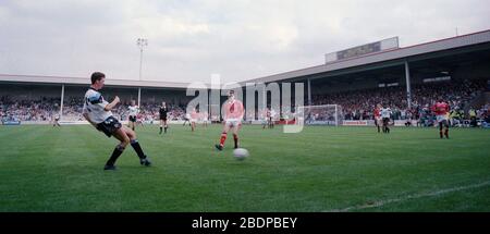 August 1990, Freundschaftsspiel beim FC Walsall gegen Aston Villa, anlässlich der Eröffnung des neuen Stadions, West Midlands, Großbritannien Stockfoto