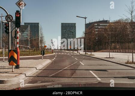 LUXEMBURG STADT / APRIL 2020: Kirchberg Bezirk in Zeiten von Coronavirus globaler Notstand Stockfoto