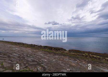 Luftansicht von Segelbooten, Schiffen und Yachten im Hafen von Dun Laoghaire, Irland Stockfoto