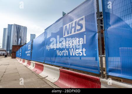 Danke NHS Straßenmarkierungen am NHS Nightingale Hospital North West, Manchester, Großbritannien während des Coronavirus-Ausbruchs, April 2020. Stockfoto