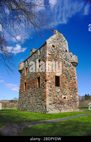 Der zerstörte Greenknewe Tower aus dem 16. Jahrhundert in der Nähe von Gordon, Berwickshire, Scottish Borders, Großbritannien Stockfoto