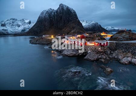 Hamnoy Fischerdorf im Winter auf Lofoten Island, Norwegen Stockfoto