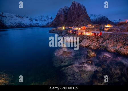 Hamnoy Fischerdorf im Winter auf Lofoten Island, Norwegen Stockfoto