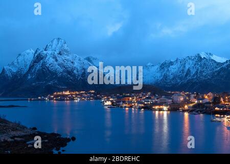 Schöne Winterlandschaft auf den Lofoten Inseln, Norwegen Stockfoto