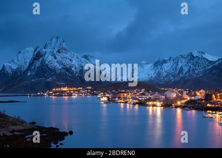 Schöne Winterlandschaft auf den Lofoten Inseln, Norwegen Stockfoto