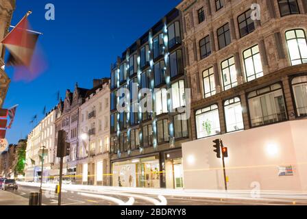 2010s Architektur Fassade Aufzugsleuchten Beleuchtung LED-Leuchten 50 New Bond Street, London W1S von Eric Parry Architects Stockfoto