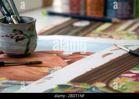 Acrylmalerei, Büsche, Farbe und Bleistifte Stockfoto