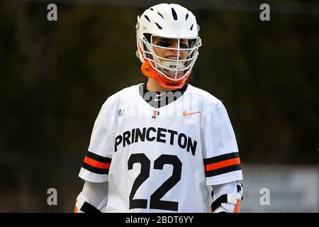 Princeton, New Jersey, USA. Februar 2020. Princeton Tigers, der Michael Sowers #22 ist, blickt auf ein NCAA MenÕs Lacrosse-Spiel gegen die Johns Hopkins Blue Jays in der Klasse des Stadions von 1952 am 29. Februar 2020 in Princeton, New Jersey. Princeton besiegte Johns Hopkins mit 18:11. Rich Barnes/CSM/Alamy Live News Stockfoto