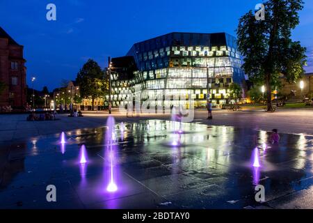 Universitätsbibliothek Freiburg, Neubau, am Platz der UniversitŠt, Freiburg im Breisgau, Deutschland, Stockfoto