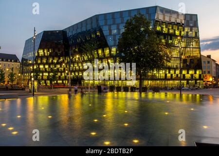 Universitätsbibliothek Freiburg, Neubau, am Platz der UniversitŠt, Freiburg im Breisgau, Deutschland, Stockfoto