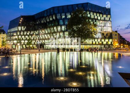 Universitätsbibliothek Freiburg, Neubau, am Platz der UniversitŠt, Freiburg im Breisgau, Deutschland, Stockfoto