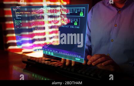 Mann, der Computer-Tastatur mit futuristischem Hologramm-Bildschirm eingibt. Abstraktes Konzept der Cyber-Sicherheit, Computerschutz, Programmierung und Internetsicherheit Stockfoto