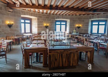 Der große Saal, der Empfangsraum (heute das Hauptcafé im Haus am Adlernest, Berchtesgaden, Bayern, Deutschland. Stockfoto