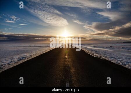 Die südliche Ringstraße, Island, bei Sonnenuntergang Stockfoto