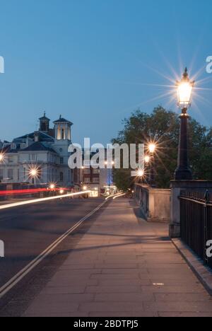 Georgian Bridge Crossing River Thames Richmond Bridge (A305), Richmond TW9 1EW von James Paine und Kenton Couse Stockfoto