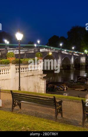 Georgian Bridge Crossing River Thames Richmond Bridge (A305), Richmond TW9 1EW von James Paine und Kenton Couse Stockfoto