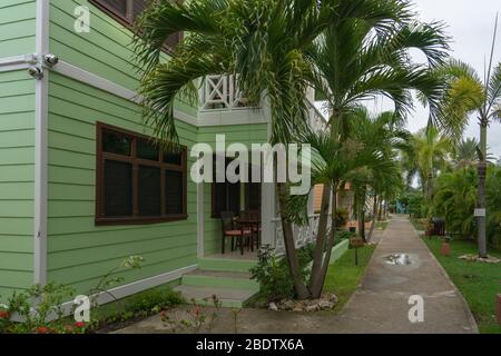 St John , Antigua / Antigua & Barbuda - 18. Sep 2019: Außenansicht des Buccaneer Hotelgebäudes Stockfoto