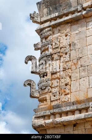 Skulptur des Regengottes Chaac der Maya in der archäologischen Stätte von Uxmal bei Merida, Halbinsel Yucatan, Mexiko. Stockfoto