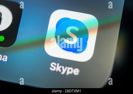 Skype, Video-Chat-Service, App-Icon, iOS, Display auf dem Display des Mobiltelefons, Smartphone, Detail, Vollformat Stockfoto