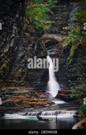 Langzeitbelichtung Foto des Watkins Glen Park Wasserfall Stockfoto