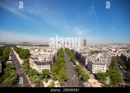 Skyline Von Paris. La Defense Business Area, La Grande Armee Avenue. Blick vom Triumphbogen. Paris, Frankreich, Europa. Stockfoto