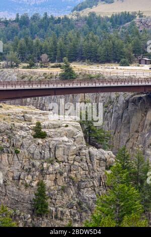 Die Sunlight Creek Bridge ist die höchste Brücke in der Nähe von Cody, Wyoming, USA Stockfoto