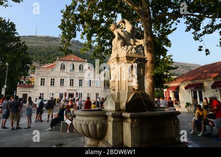 Pan und Nymphe Statue (Teil des Brunnens) in der Nähe von Pile-Tor, Dubrovnik, Kroatien Stockfoto