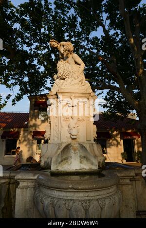 Pan und Nymphe Statue (Teil des Brunnens) in der Nähe von Pile-Tor, Dubrovnik, Kroatien Stockfoto