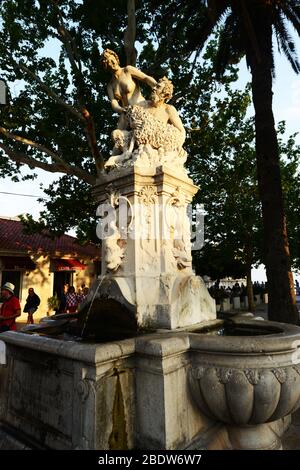 Pan und Nymphe Statue (Teil des Brunnens) in der Nähe von Pile-Tor, Dubrovnik, Kroatien Stockfoto