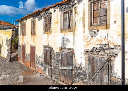 Verlorener Ort, Ruine, verlassene Gebäude in Canico, Madeira Stockfoto