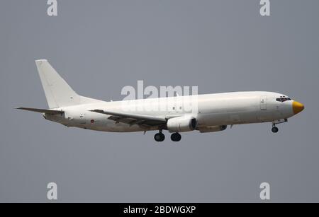 F-GZTI ASL Airlines France Boeing 737-400 in Malpensa (MXP/LIMC), Mailand, Italien Stockfoto