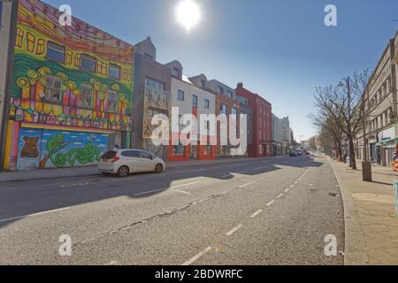 Im Bild: Die verlassene High Street in Swansea, Wales, UK. Donnerstag 26 März 2020 Re: Covid-19 Coronavirus Pandemie, UK. Stockfoto