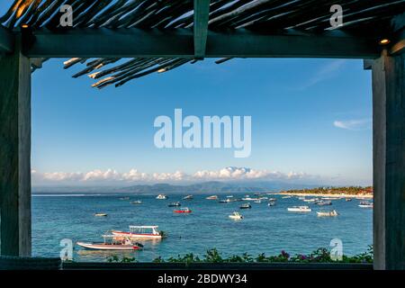 Horizontale Ansicht des Jungut Batu Strandes auf Lembongan Island, Indonesien. Stockfoto