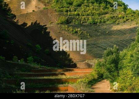 Der malerische Krater des Vulkans Croscat (Naturpark Garrotxa) Stockfoto