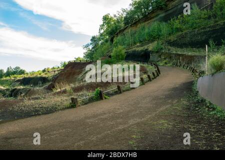 Der malerische Krater des Vulkans Croscat (Naturpark Garrotxa) Stockfoto