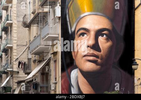 Wandgemälde von Jorit Agoch in Neapel, Italien Stockfoto