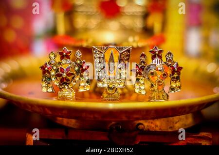 Herr Vishu Balaji Chakra Symbol - Shanku Chakra Namam Herr Vishnu Balaji Ausspicious Heiliges Symbol für Göttlichen Tempel Stockfoto