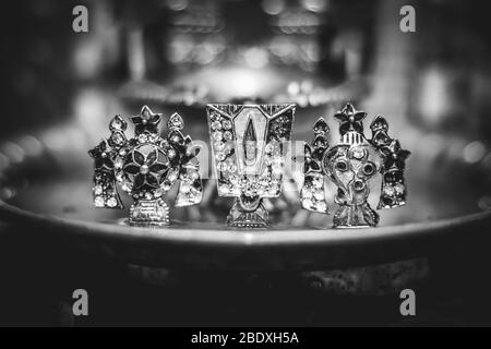 Herr Vishu Balaji Chakra Symbol - Shanku Chakra Namam Herr Vishnu Balaji Ausspicious Heiliges Symbol für Göttlichen Tempel Stockfoto