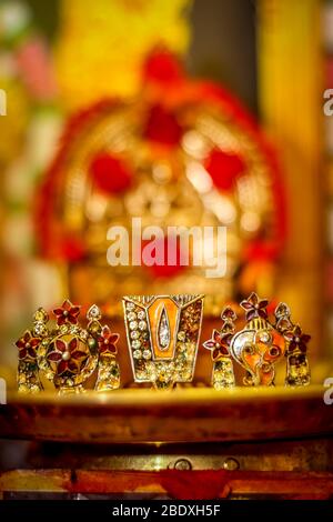 Herr Vishu Balaji Chakra Symbol - Shanku Chakra Namam Herr Vishnu Balaji Ausspicious Heiliges Symbol für Göttlichen Tempel Stockfoto