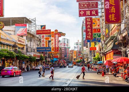 Belebte Straße chinatown Markt in Bangkok, Thailand. Stockfoto