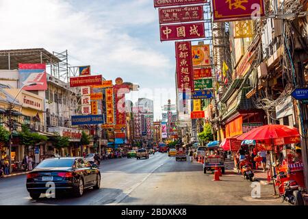 Straßenmarkt von Chinatown in Bangkok, Thailand. Stockfoto