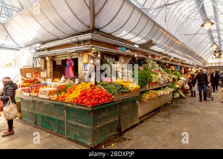 Straßenmarkt in Mahane Yehuda, berühmter Markt in Jerusalem, Israel Stockfoto