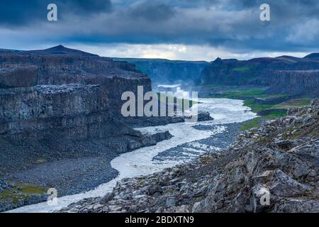 Dettifoss am Fluss Jökulsá á Fjöllum von der East Side, Vatnajökull Nationalpark, Nordostregion, Island Stockfoto