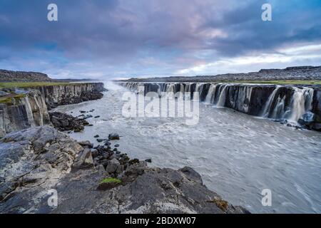 Selfoss am Fluss Jökulsá á Fjöllum von der East Side, Vatnajökull Nationalpark, Nordostregion, Island Stockfoto