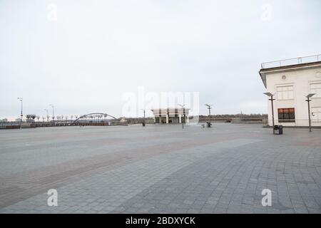 Kiew, Ukraine - 22. März 2020: Postplatz in Kiew ohne Menschen. Stockfoto