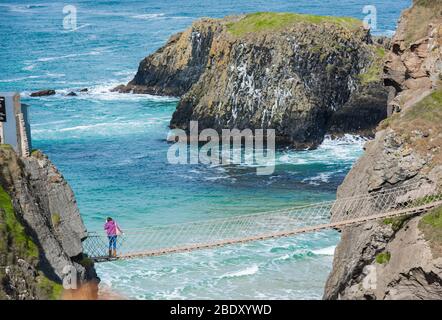 Carrick eine rede Seilbrücke in Nordirland, Großbritannien. Stockfoto