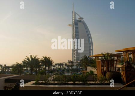 20. April 2018-Dubai Vereinigte Arabische Emirate : landschaftlich schöner Blick auf den Burj Al Arab in Dubai VAE. Stockfoto